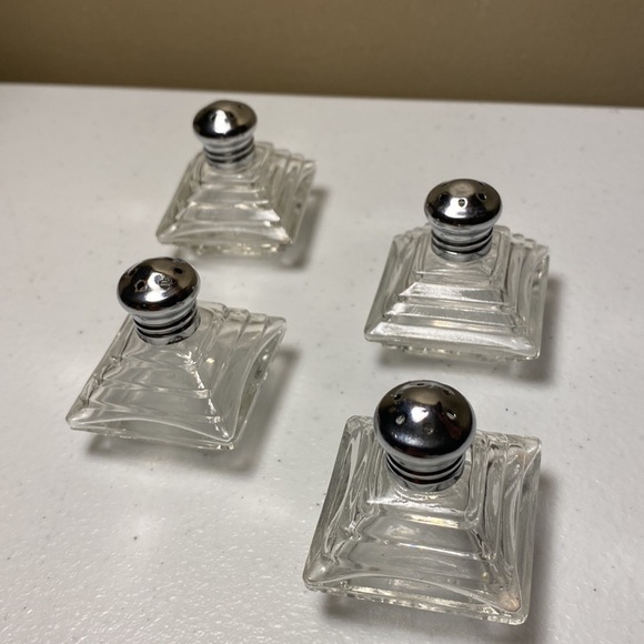 Vintage Irice Salt and Pepper Shakers - Picture 2 of 7